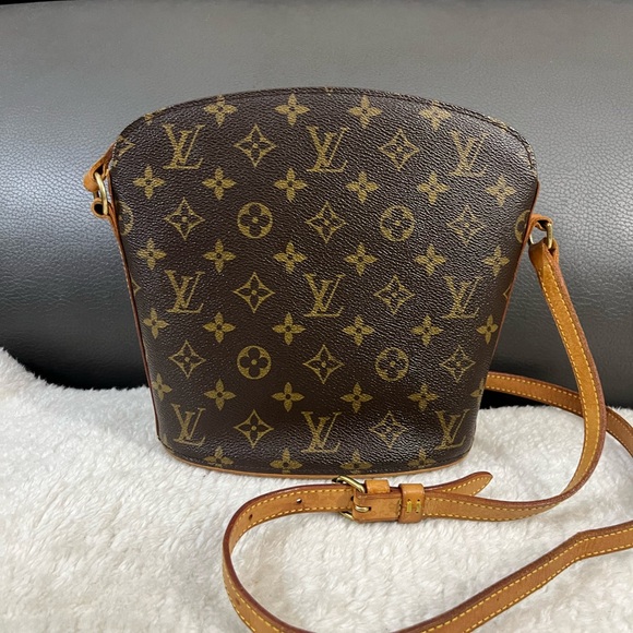 ‼️sold‼️Louis Vuitton Drouot Crossbody - Picture 1 of 11